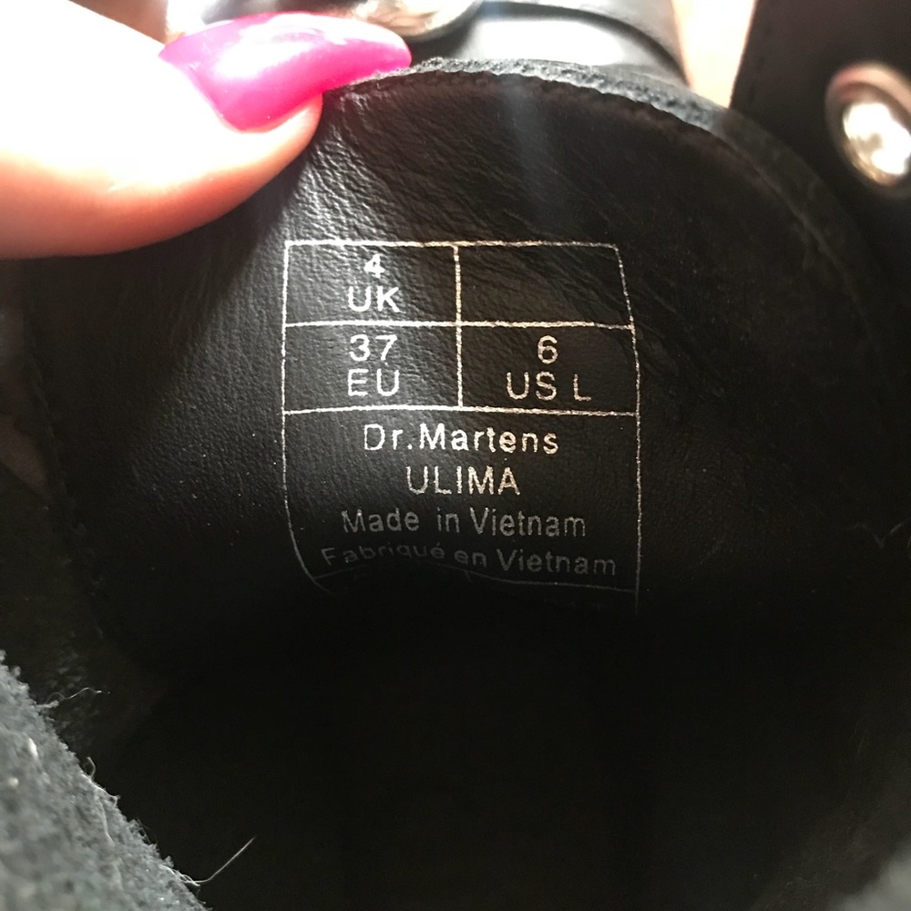 Doc Marten vegan leather boots - Picture 3 of 4